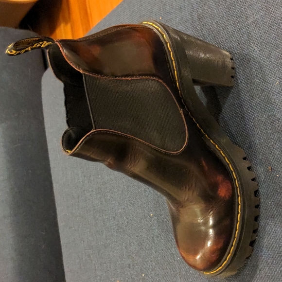Dr. Martens heeled Chelsea boot - Picture 2 of 2